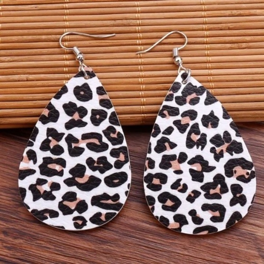 NEW FAUX LEATHER ANIMAL PRINT DANGLE DROP BOHO VINTAGE STYLE PIERCED EARRINGS